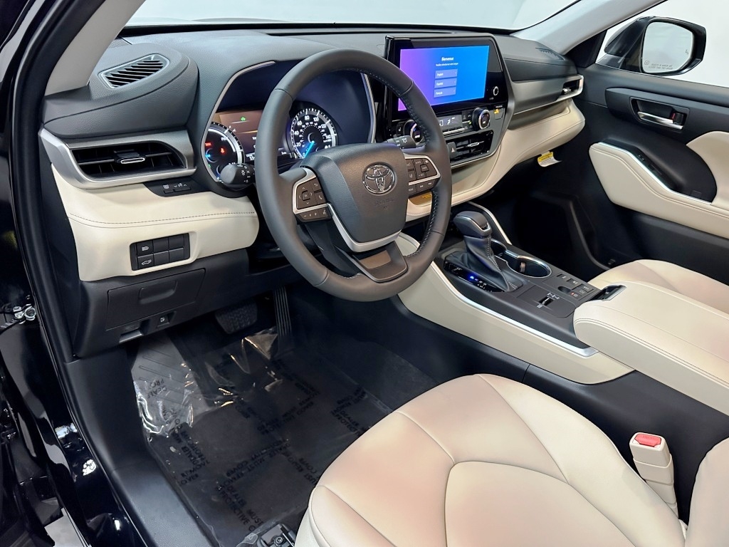 2024 Toyota Highlander Hybrid XLE 15