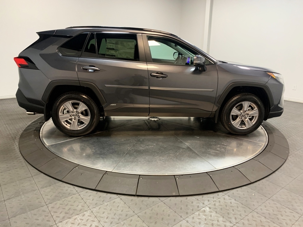 2024 Toyota RAV4 Hybrid XLE 9