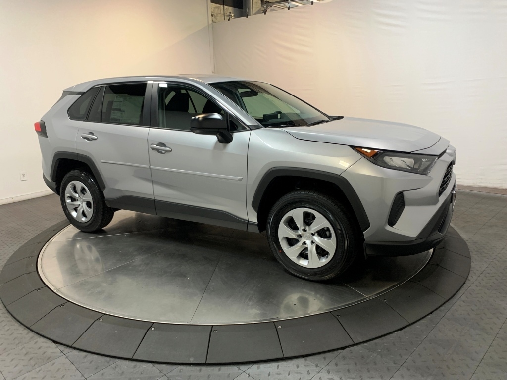 2024 Toyota RAV4 LE 1