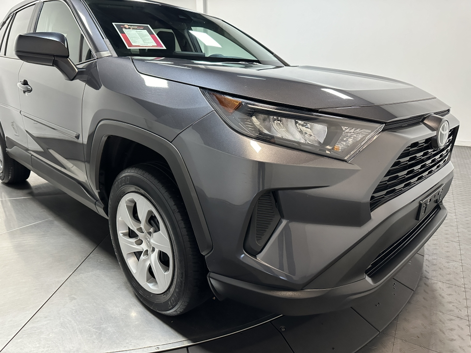 2022 Toyota RAV4 LE 3