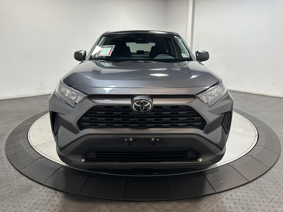 2022 Toyota RAV4 LE 4