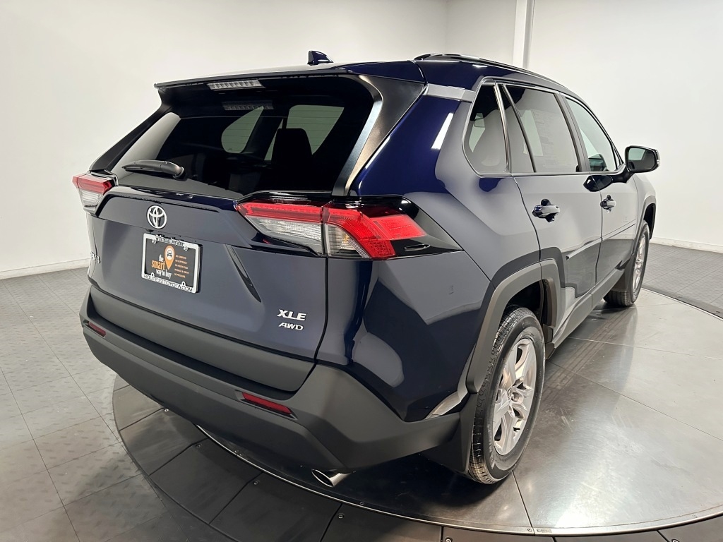 2024 Toyota RAV4 XLE 8