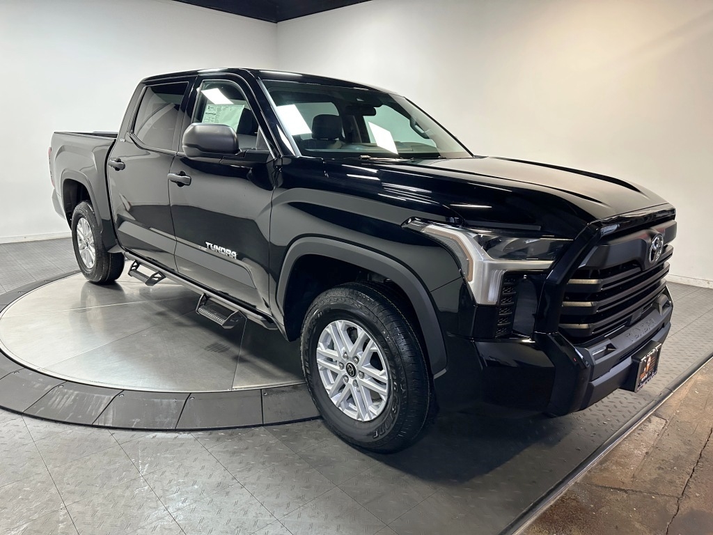 2025 Toyota Tundra 4WD SR5 1