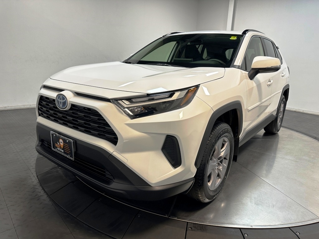 2024 Toyota RAV4 Hybrid XLE 4