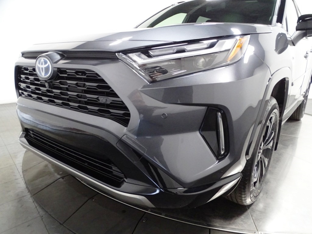 2024 Toyota RAV4 Hybrid XSE 4