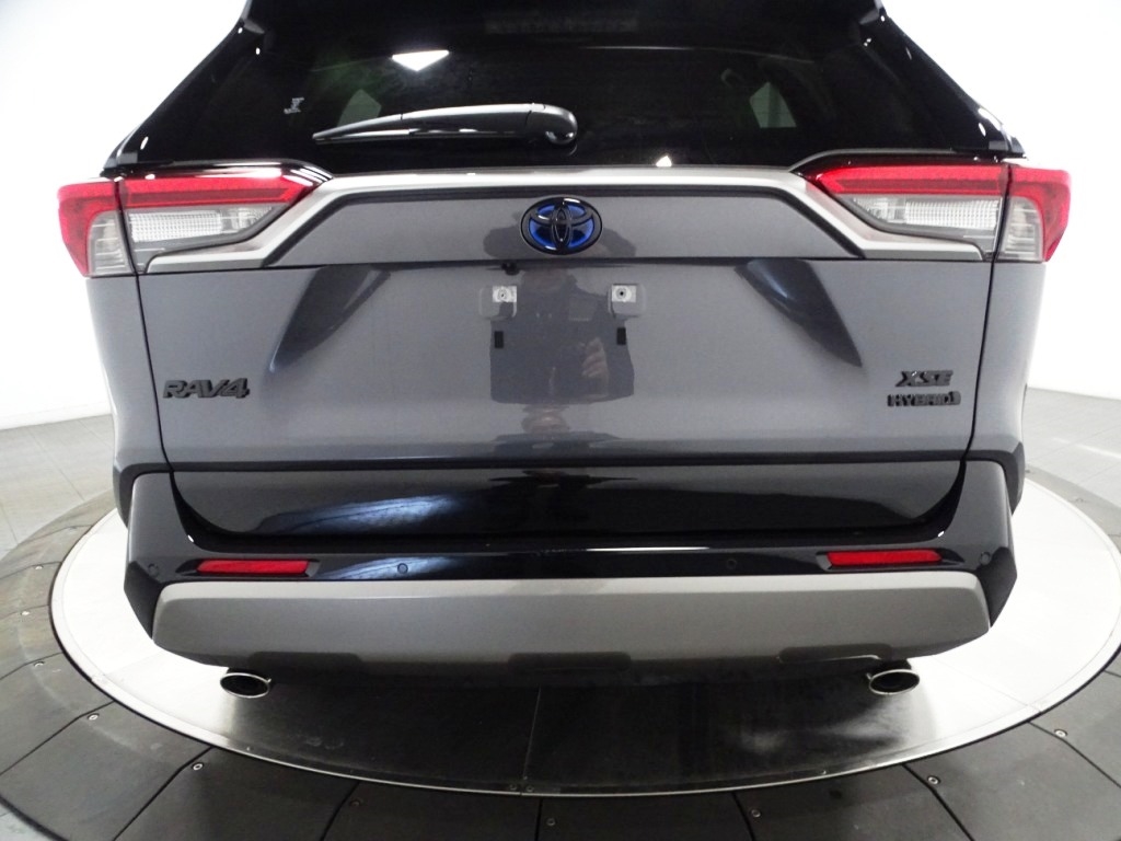 2024 Toyota RAV4 Hybrid XSE 8