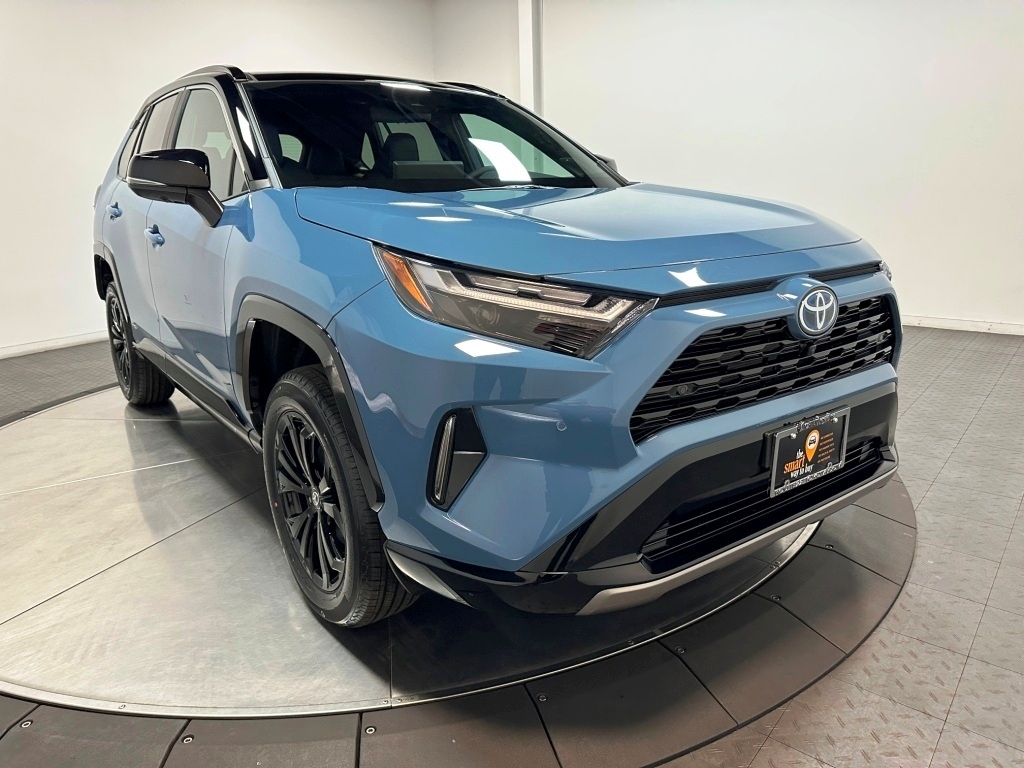 2024 Toyota RAV4 Hybrid XSE 2