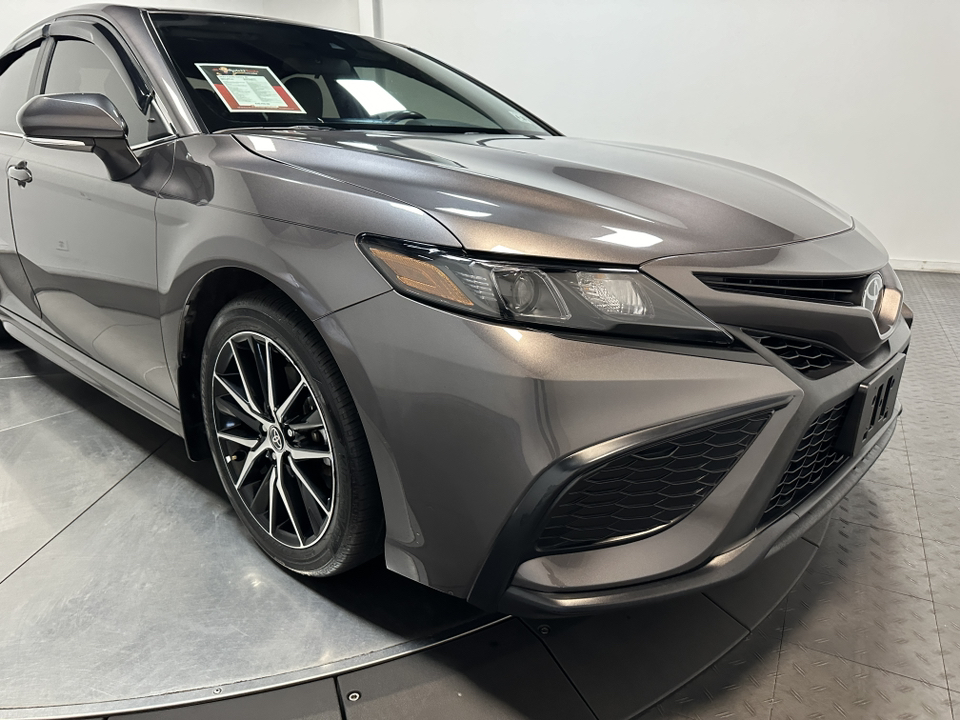 2023 Toyota Camry SE 3