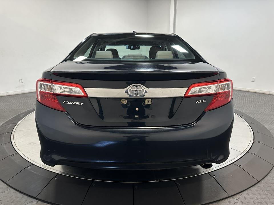 2012 Toyota Camry XLE 11