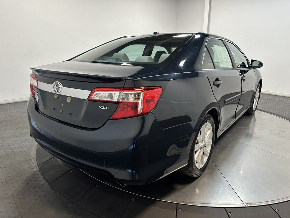 2012 Toyota Camry XLE 13