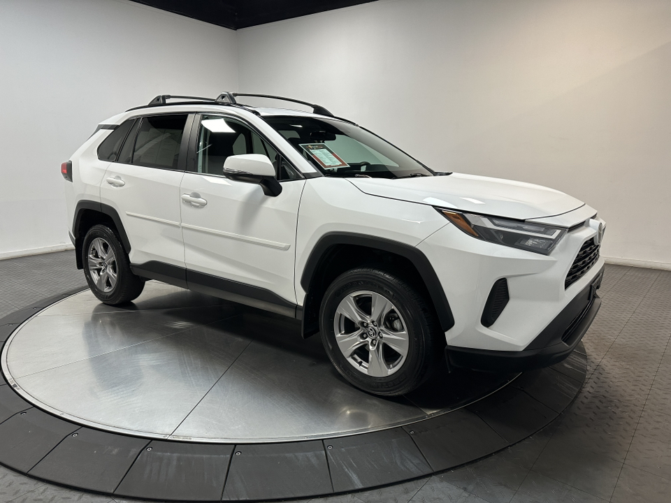 2022 Toyota RAV4 XLE 1