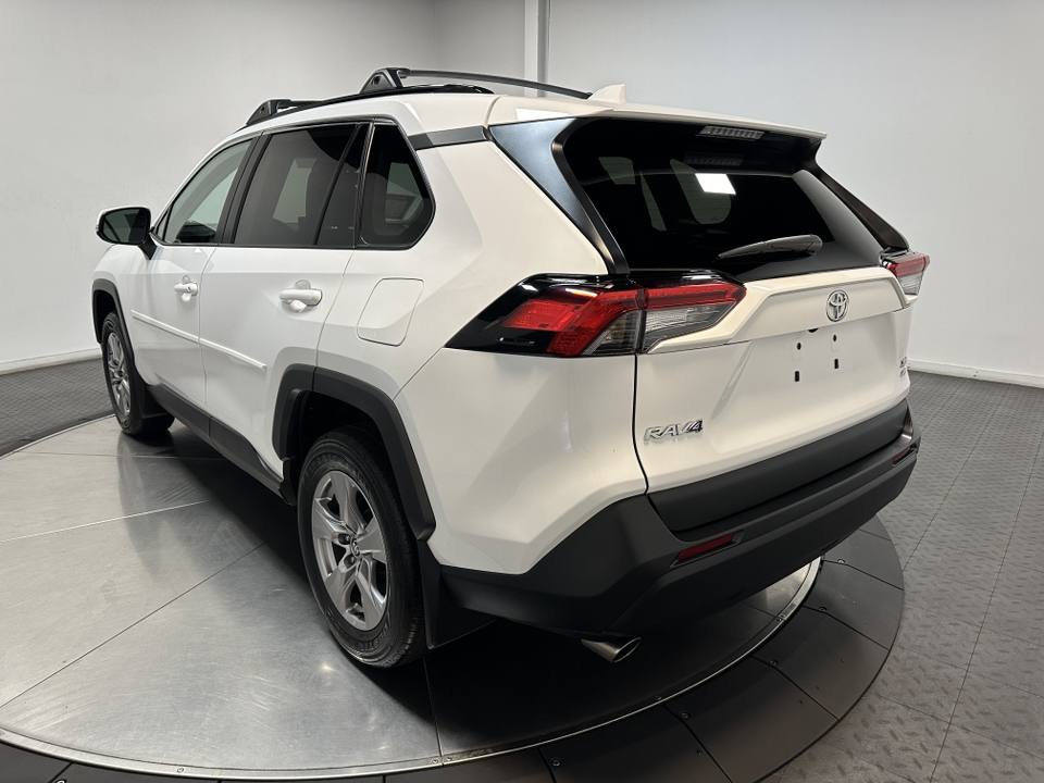 2022 Toyota RAV4 XLE 9