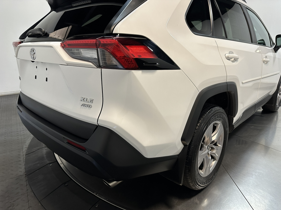 2022 Toyota RAV4 XLE 14