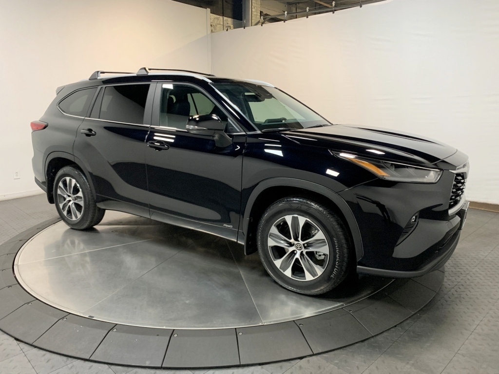 2024 Toyota Highlander Hybrid XLE 1