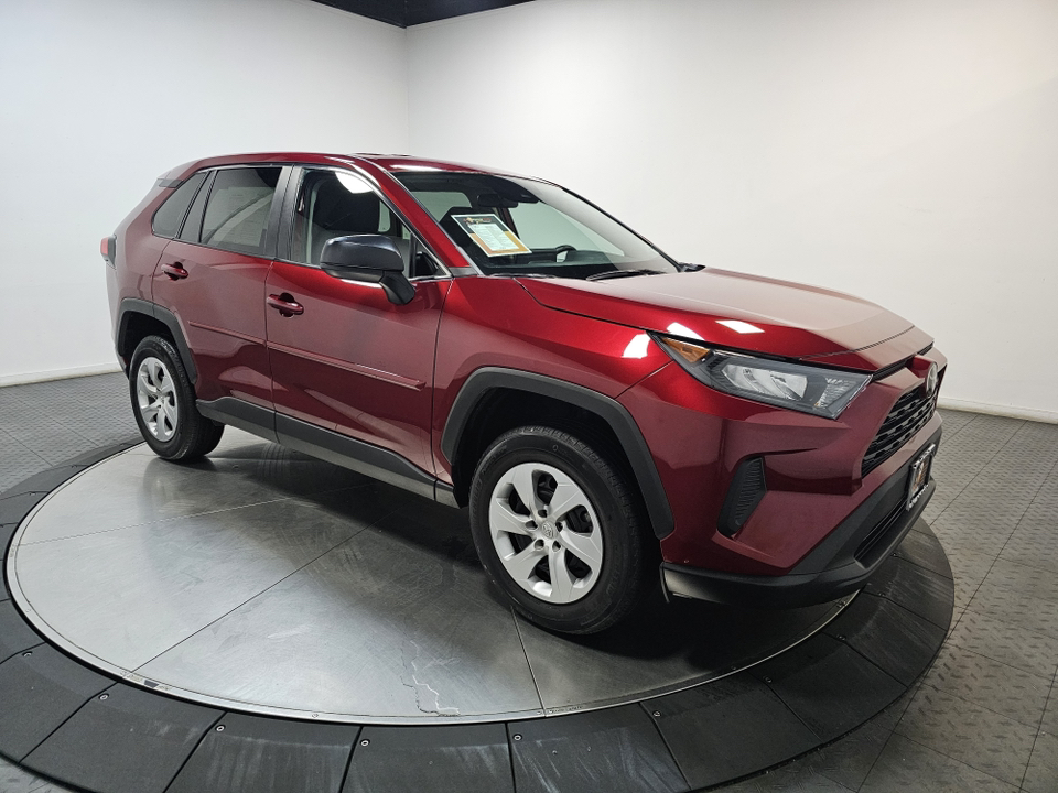 2022 Toyota RAV4 LE 1