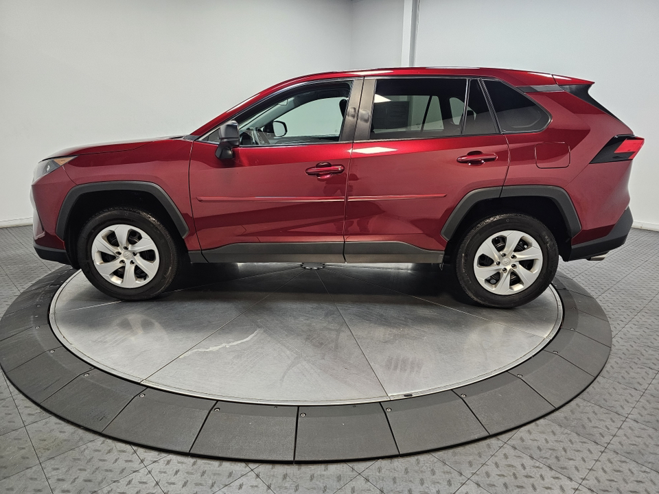 2022 Toyota RAV4 LE 8