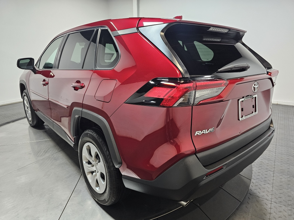 2022 Toyota RAV4 LE 9