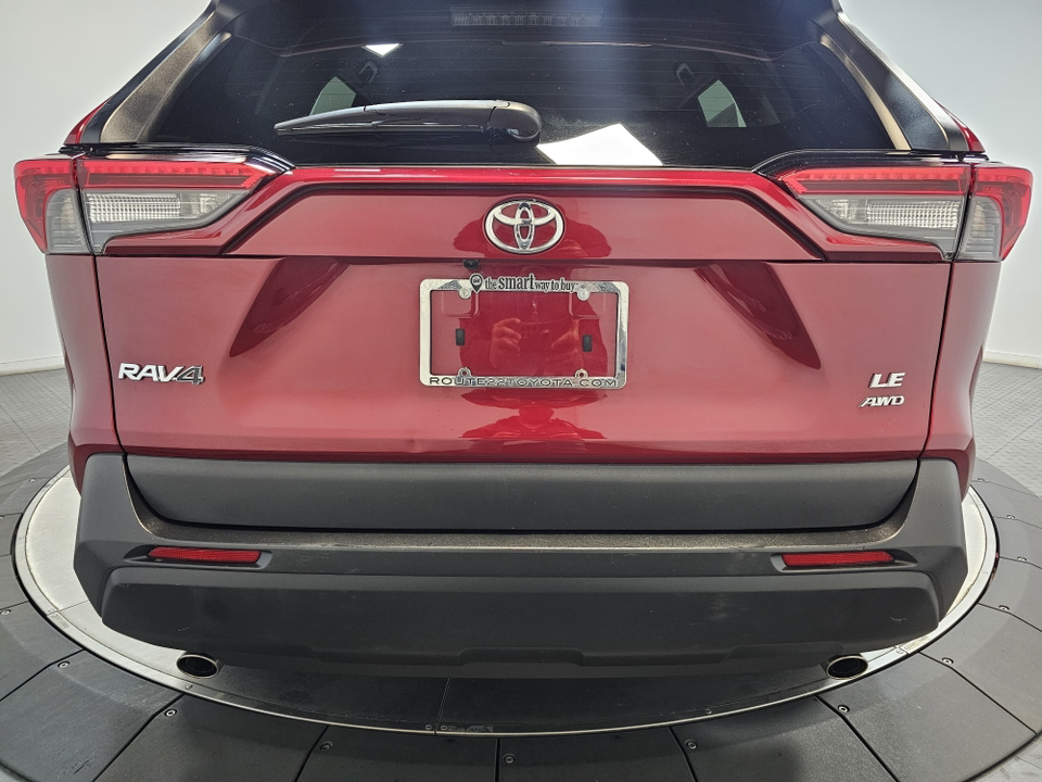 2022 Toyota RAV4 LE 12