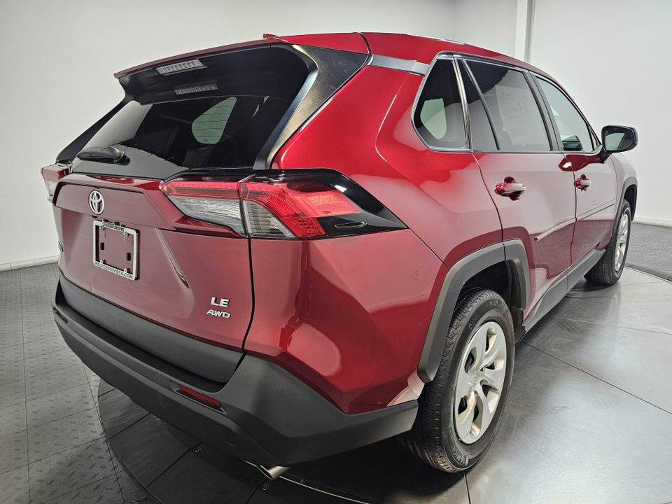 2022 Toyota RAV4 LE 13