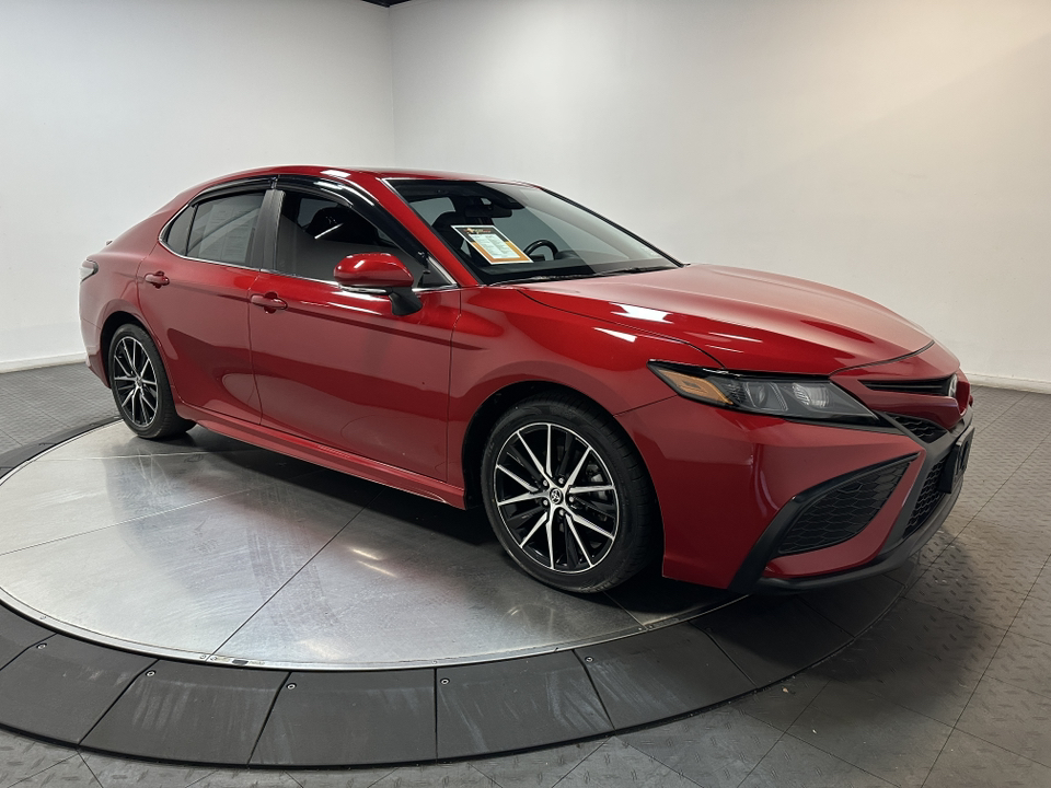 2022 Toyota Camry SE 1