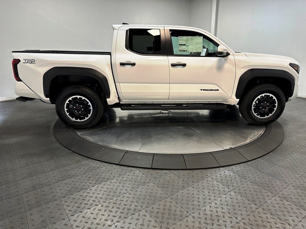 2024 TOYOTA TACOMA TRD Off Road 10