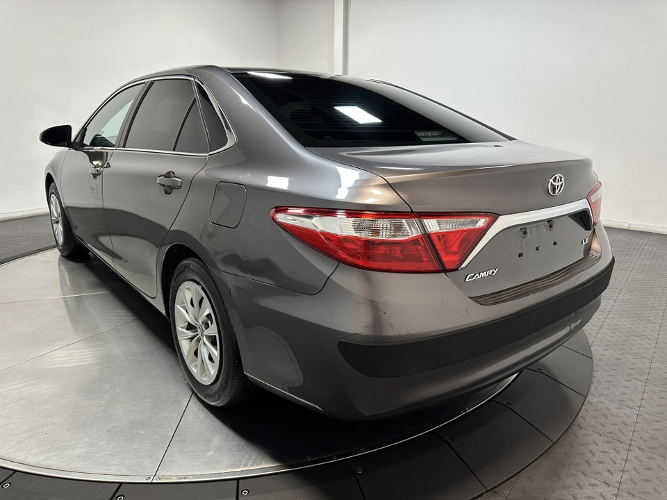 2016 Toyota Camry LE 9