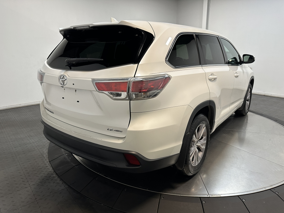 2015 Toyota Highlander LE Plus 8