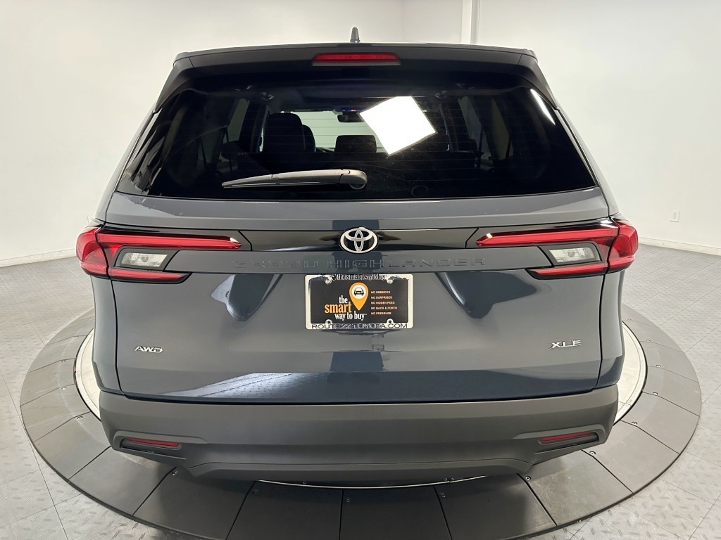 2024 TOYOTA HIGHLANDER  7