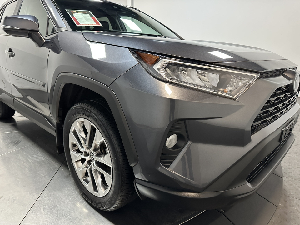 2021 Toyota RAV4 XLE Premium 3