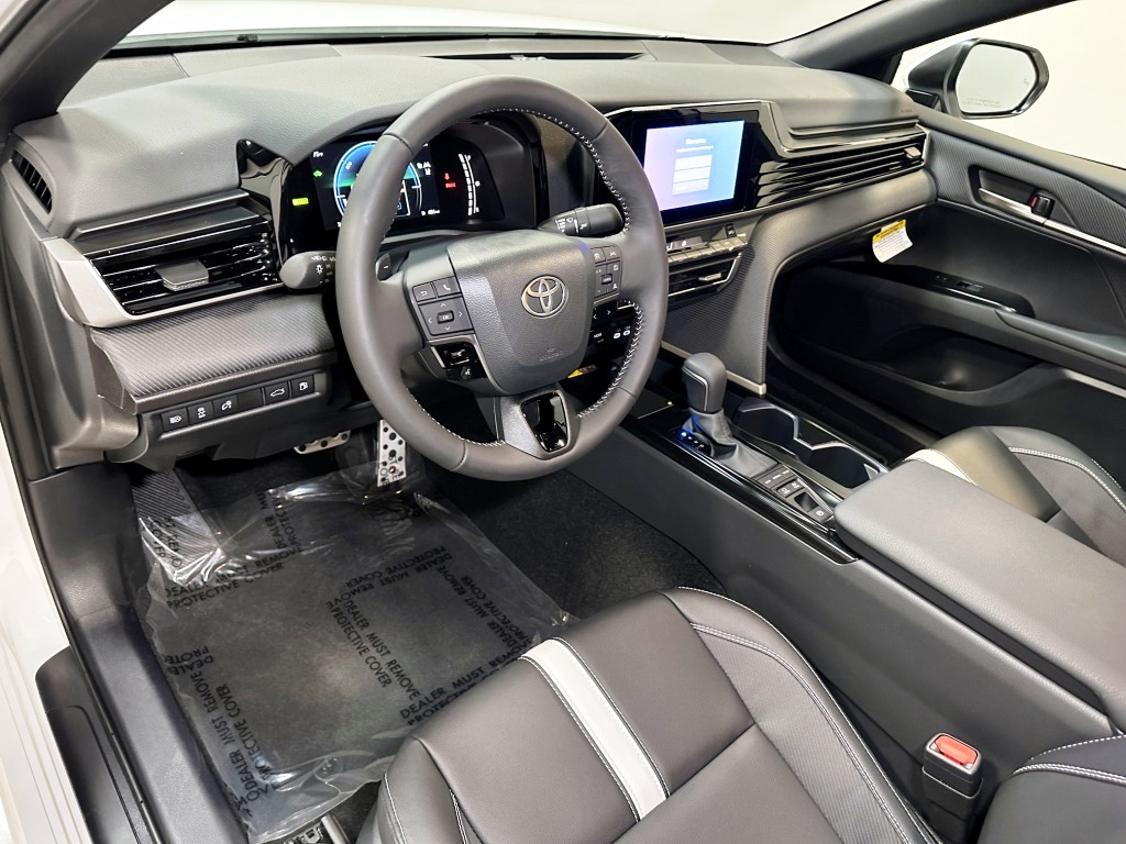 2025 Toyota Camry SE 15