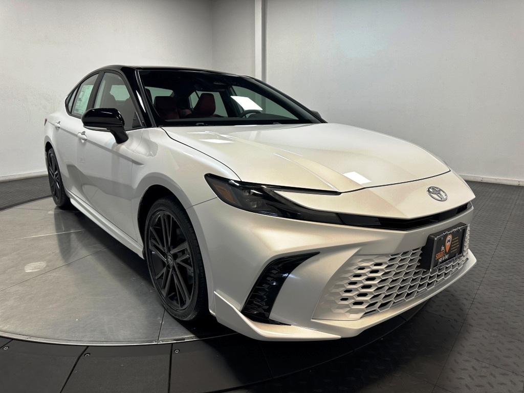 2025 Toyota Camry XSE 2