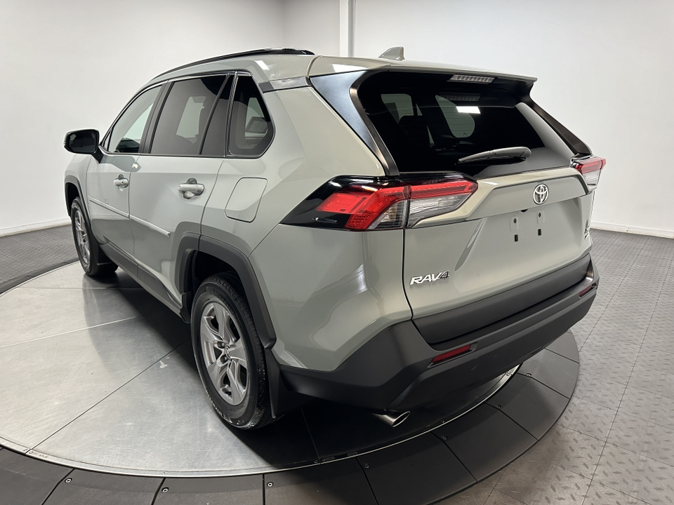 2023 Toyota RAV4 XLE 8