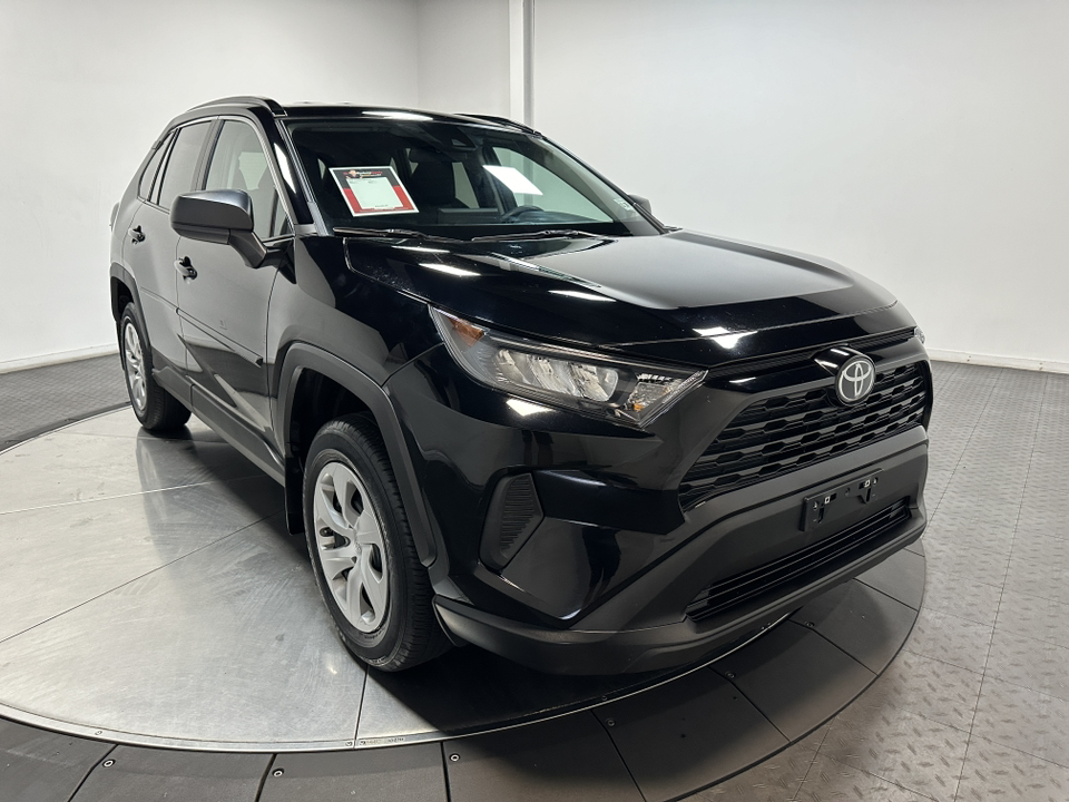 2021 Toyota RAV4 LE 2