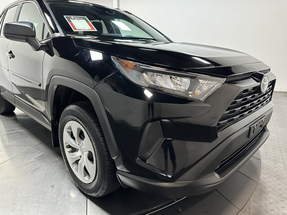 2021 Toyota RAV4 LE 3