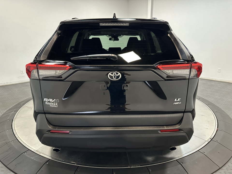 2021 Toyota RAV4 LE 11