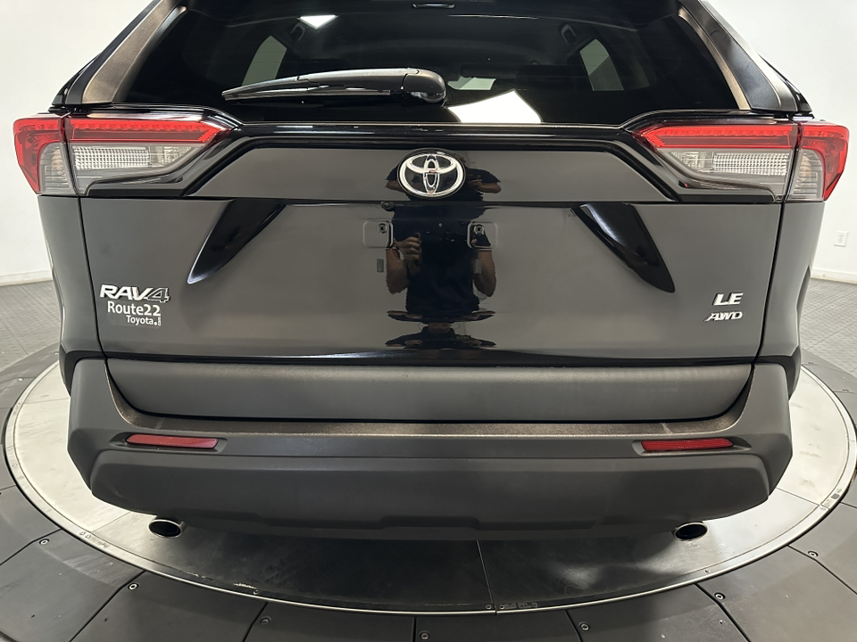 2021 Toyota RAV4 LE 12