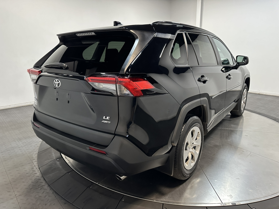 2021 Toyota RAV4 LE 13