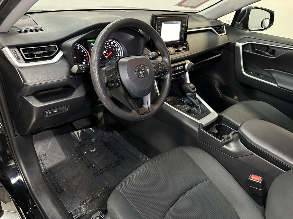 2021 Toyota RAV4 LE 23