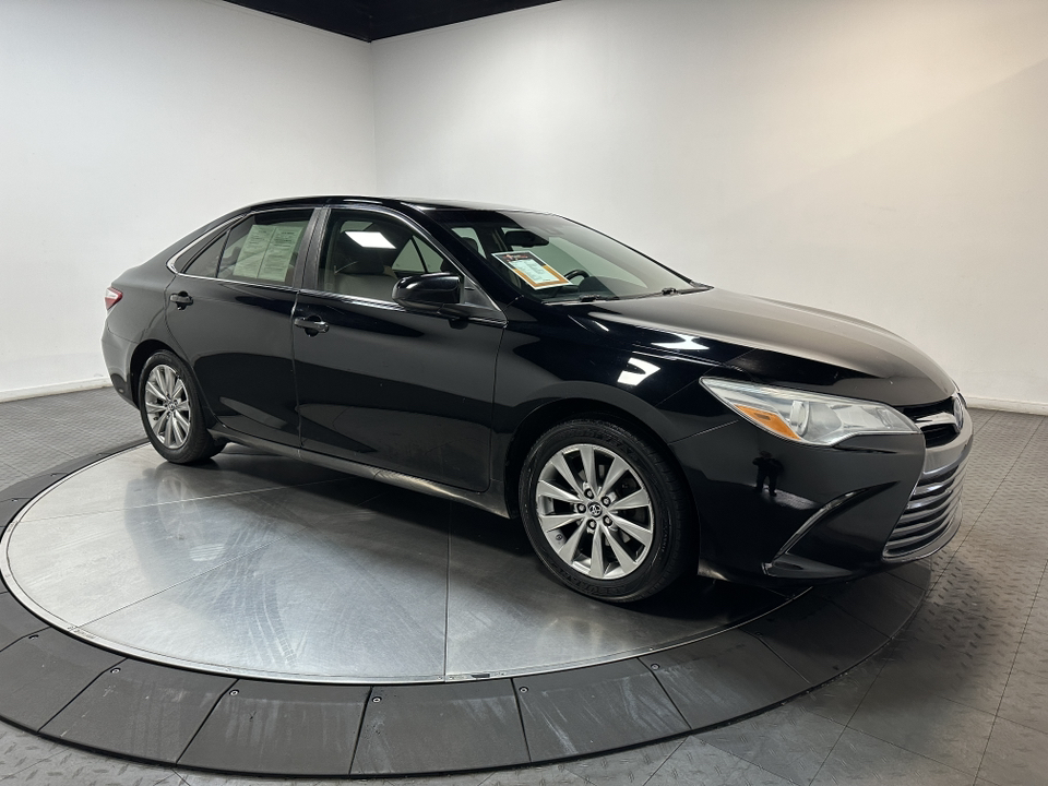 2016 Toyota Camry Hybrid XLE 1