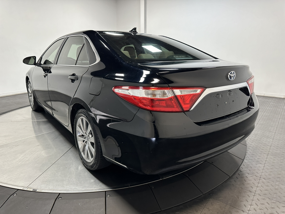 2016 Toyota Camry Hybrid XLE 9