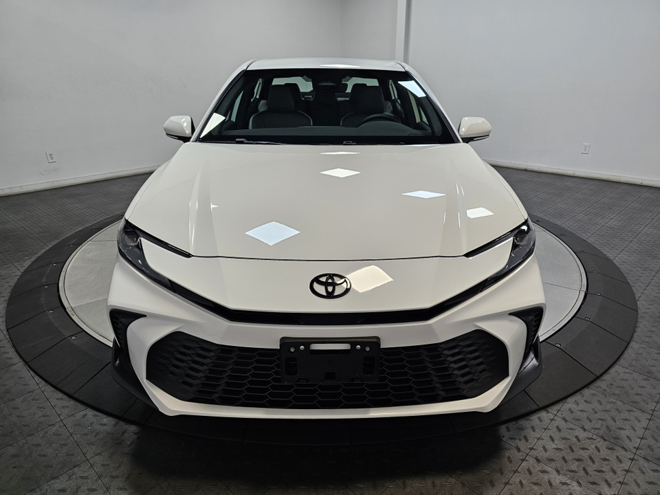 2025 Toyota Camry SE 3