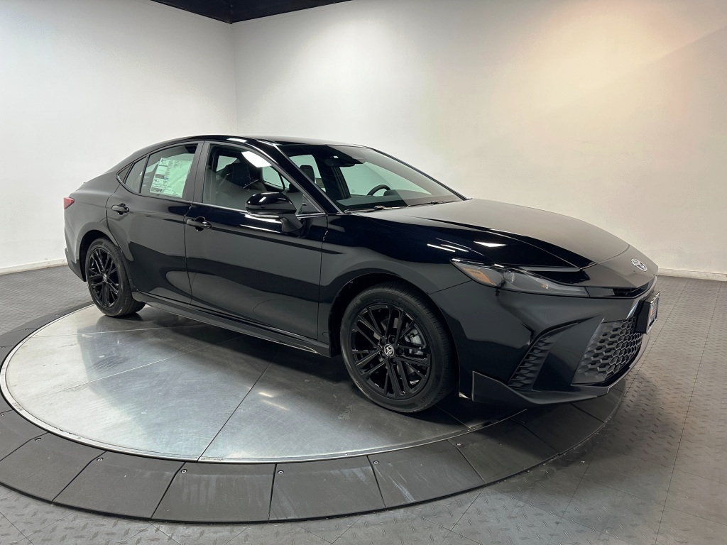 2025 Toyota Camry SE 1