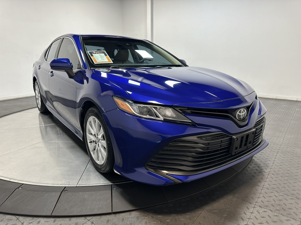 2018 Toyota Camry LE 2