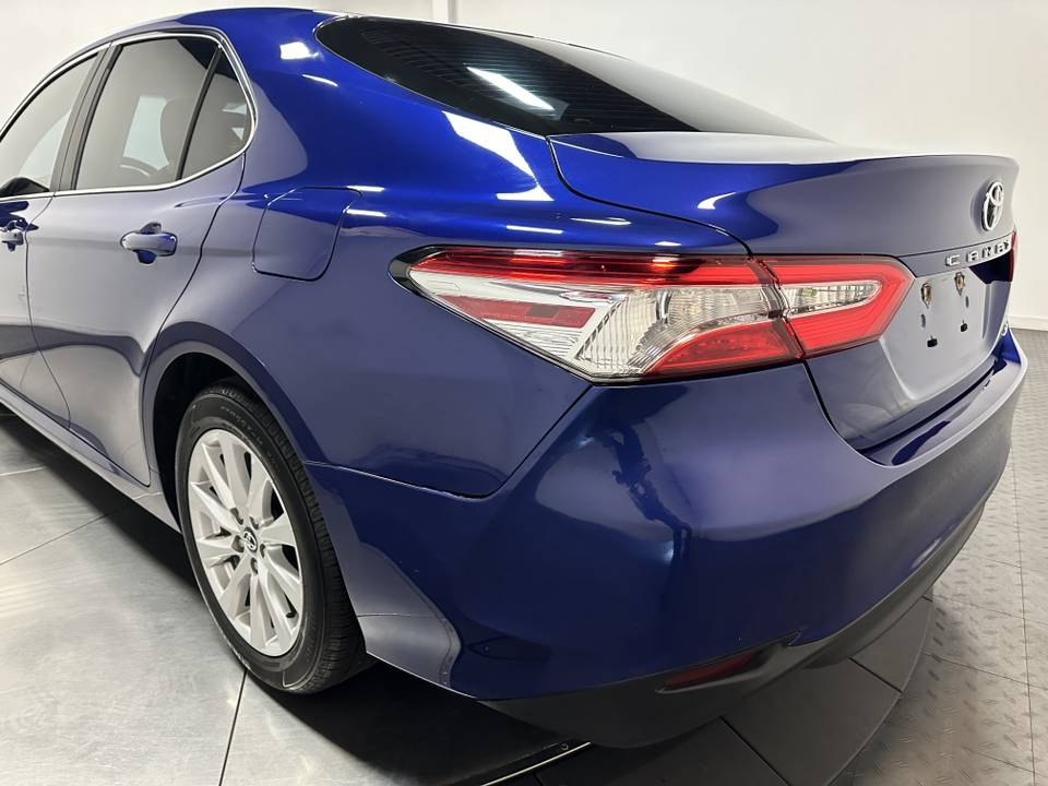 2018 Toyota Camry LE 10