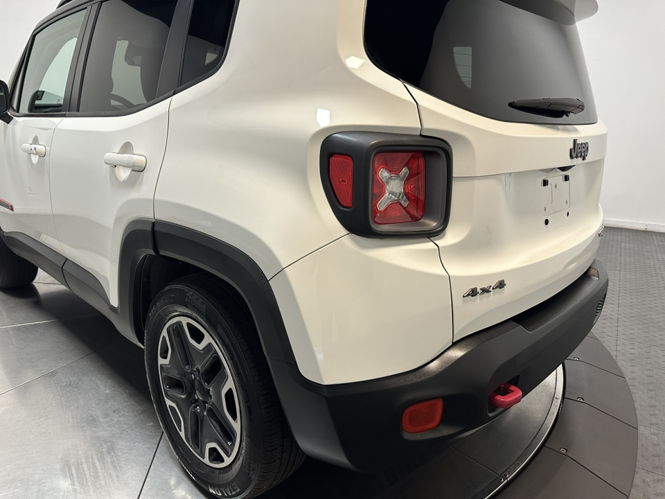 2016 Jeep Renegade Trailhawk 10