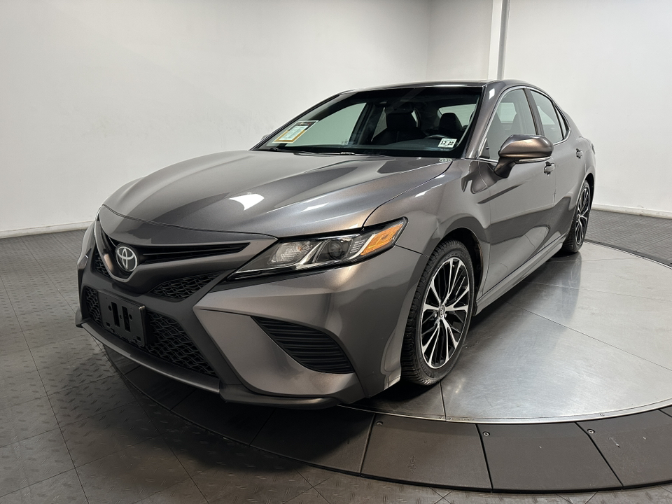 2018 Toyota Camry SE 6