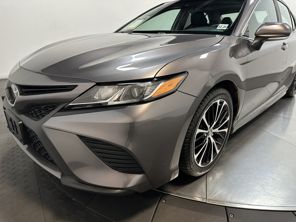 2018 Toyota Camry SE 7