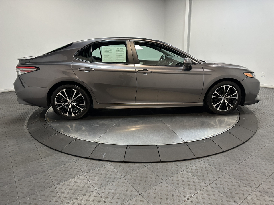 2018 Toyota Camry SE 15