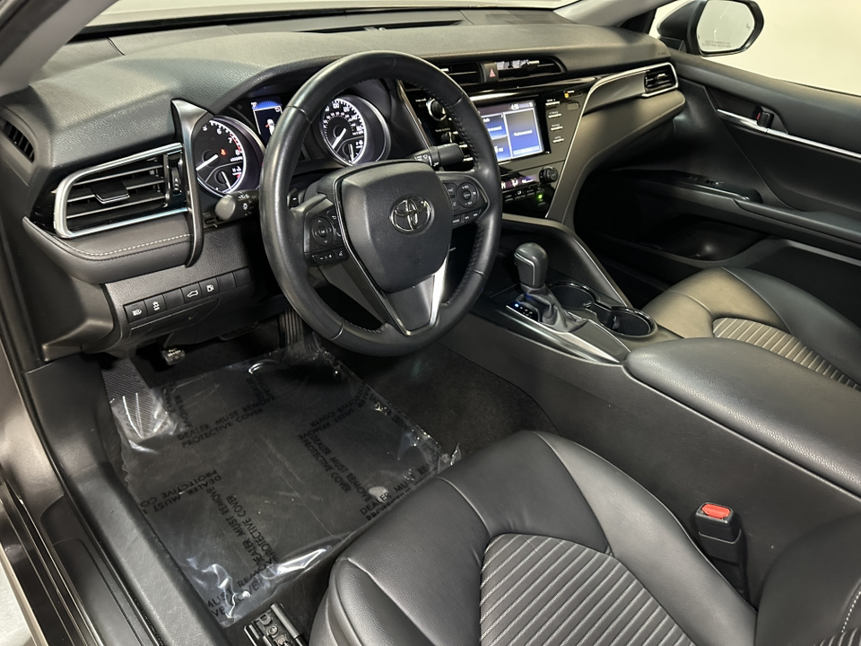 2018 Toyota Camry SE 24