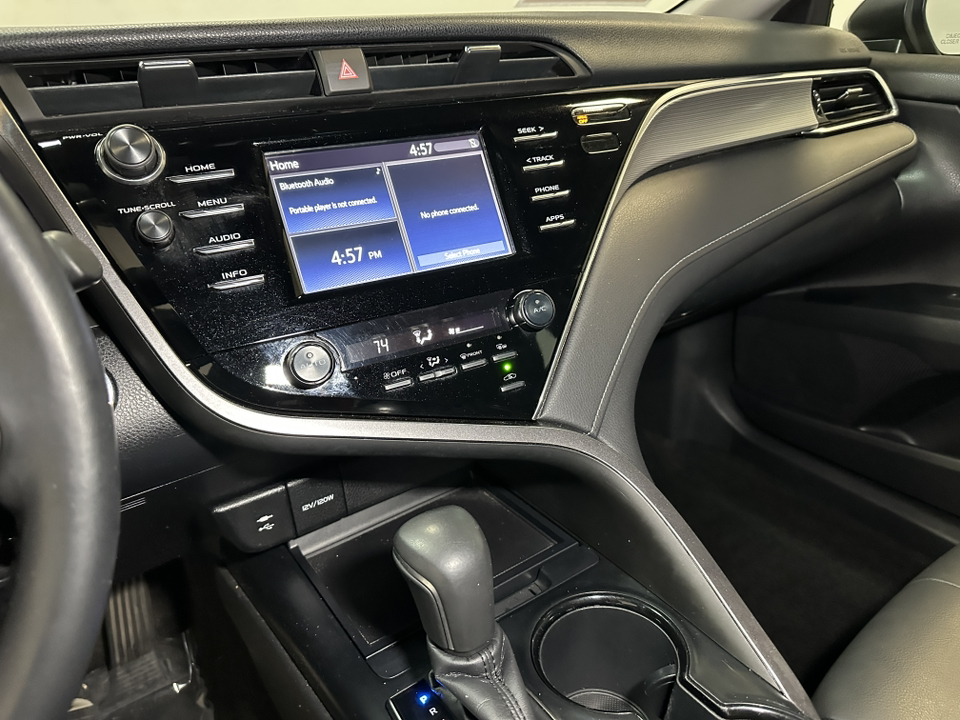 2018 Toyota Camry SE 28